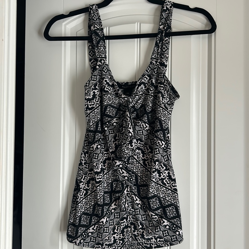 White House Black Market White and Black Stretchy Ruffle Tank